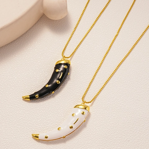 Lange Horn Anhänger Halskette Zinklegierung Emaille Mit Goldpunkten Vintage Italienische Cornicello Schmuck Für Damen