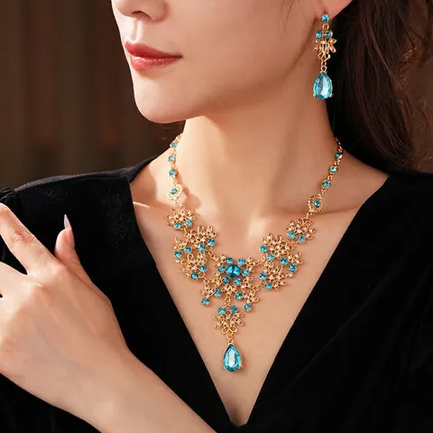 Collier Et Boucles D'oreilles Vintage Bijoux Alliage Strass Pendentif Goutte D'eau Accessoire De Luxe Style Cour Pour Femmes