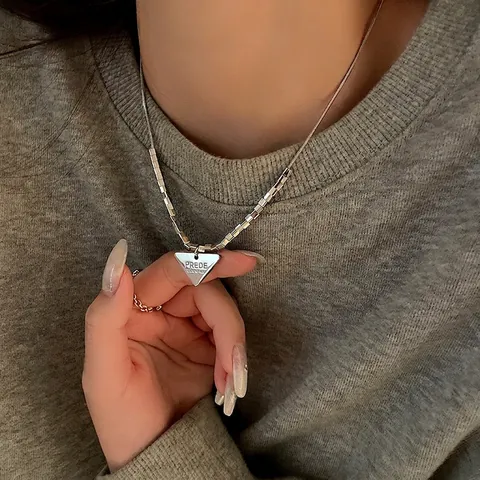 Collier En Acier Inoxydable Avec Pendentif Triangle Géométrique Chaîne À Perles Cubes Bijoux Urbains Pour Femmes