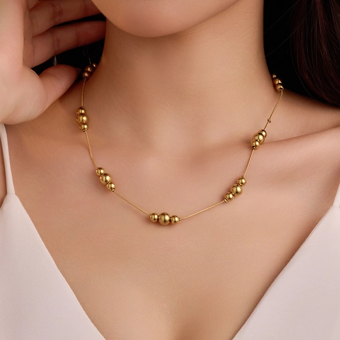 Stilvolle Edelstahl Runde Kugel Anhänger Halskette Für Damen 18K Vergoldet Polierte Metallperlen Schlangenkette Mode Schmuck