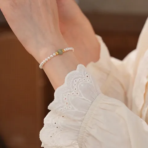 Bracciale Di Künstliche Perle Vintage Francese Con Perla Artificial Bianca Giada Verde Distanziatori In Rame Dorato Gioielli Eleganti Donna