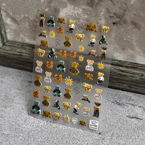 Niedliche Cartoon Bär 3D Relief Nagelaufkleber Geprägte Textur Skateboard Design DIY Maniküre Dekoration Trendiger Stil