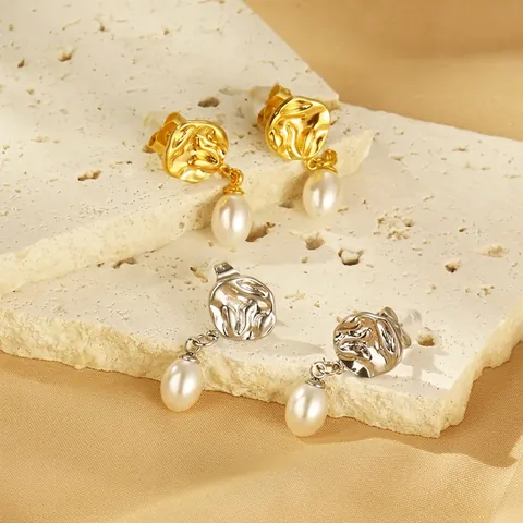 Orecchini Pendenti In Piastra Di Metallo Irregolare In Acciaio Inossidabile Con Perla Artificial Di Conchiglia Elegante Donna