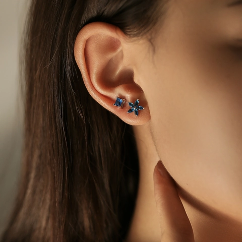 Orecchini A Lobo Asimmetrici In Zirconia Cubica Blu Con Perno In Argento Sterling 925 Fiore Quadrato Elegante