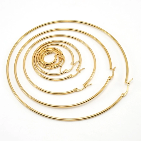 Orecchini A Cerchio Minimalisti In Acciaio Inossidabile Oro 18K Ipoallergenici Gioielli Circolari Moda Per Donna Diverse Dimensioni