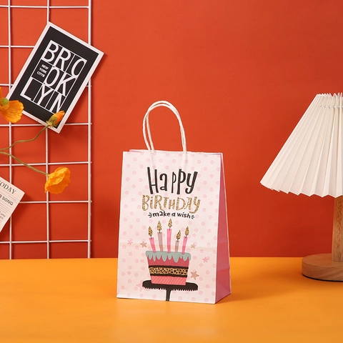 Happy Birthday Kraft Paper Gift Bags With Handles Portable Celebration Party Favor Bags Colorful Cupcake Balloon Patterns