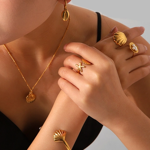 Collana Con Pendente A Conchiglia E Stella Marina In Acciaio Inossidabile Placcato Oro Stile Boho Estivo Da Donna