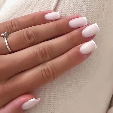Unghie Finte French Plastica ABS Quadrato Arrotondato Rosa Nude Punta Bianca Elegante Minimalista Donne