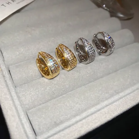 U-Förmige Huggie Hoop Ohrringe Mikro Pave Zirkon Kupfer Exquisites Einfaches Vielseitiges High-End Modeaccessoire Für Damen