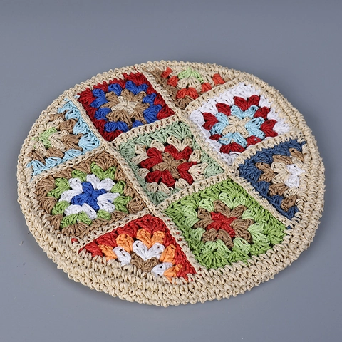 Damen Handgehäkelte Papierstroh Baskenmütze Vintage Granny Square Atmungsaktive Böhmische Sommer Malermütze