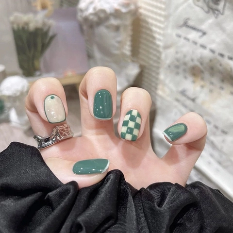Green Checkerboard Press On Nails Glossy Square Round Short Fake Nails Removable French Style Artificial Manicure For Women