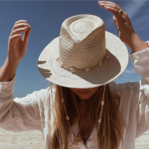 Sombrero de Paja Retro para Mujer con Cadena de Conchas Ala Ancha Plana Protección Solar Playa Vacaciones de Verano Panama Fedora