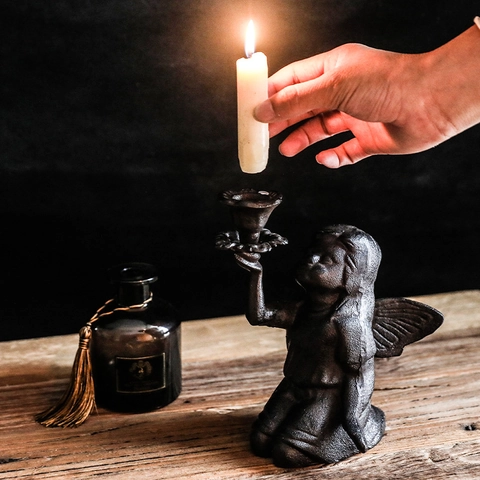 Retro Cast Iron Angel Candle Holder Kneeling Winged Fairy Metal Candlestick Vintage European Home Decor Christmas Wedding Ornament