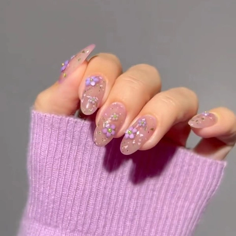 Lila Blumen Press On Nägel Mit Goldfolien Akzenten Mandelform Lange Nude Rosa Künstliche Falsche Fingernägel Maniküre