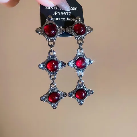 Orecchini Pendenti Gotici Vintage Pietra Resina Rossa Lega Gunblack E Perno In Argento Sterling 925