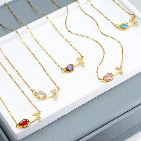 Collana Con Pendente A Tulipano Acciaio Al Titanio Rame Placcato Oro Con Zirconia Cubica Colorata Gioielli Per Donne