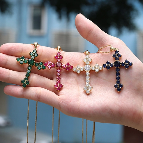 Kreuz Anhänger Halskette Glänzende Zirkonia Kupfer Elegante Mode Schmuck Für Frauen
