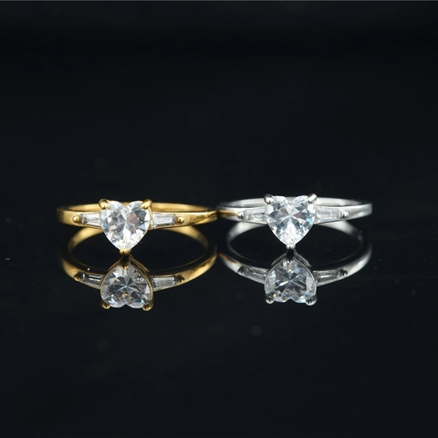 Anillo de Acero de Titanio Simple con Forma de Corazón para Mujer Joyería Personalizada con Strass Regalo de Boda