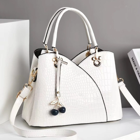 Crocodile Pattern PU Leather Handbag Women Shiny Top-Handle Crossbody Bag With Cherry Charm Large Capacity Shoulder Bag