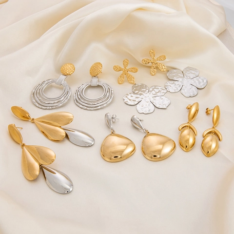 Eleganti Orecchini in Acciaio Inossidabile Placcato Oro 18K con Foglia Martellata e Fiori a Goccia Orecchini a Due Toni Gioielli per Donna