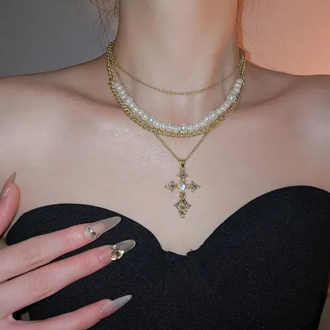 Collana Con Ciondolo A Croce Barocca Multistrato Künstliche Perle Imitazione Lega Strass Retrò Lusso Catena Da Clavicola Per Donna