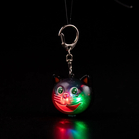 Leuchtender Halloween Schlüsselanhänger Totenkopf Kürbis Schwarze Katze Glow In The Dark Tasche Anhänger Metall Kunststoff Geschenk