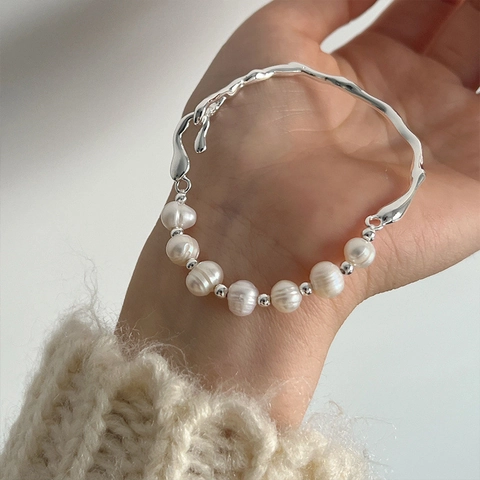 Natürliche Barock Süßwasserperle Armband Unregelmäßiger Zweig Versilbertes Kupfer Armreif Minimalistisch Sophisticated Schmuck Für Damen