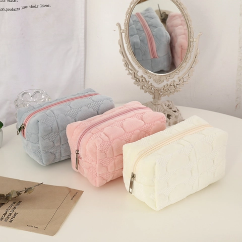 Plush Makeup Bag Cloud Quilted Pattern Large Capacity Portable Toiletry Storage Pouch For Women Girls
