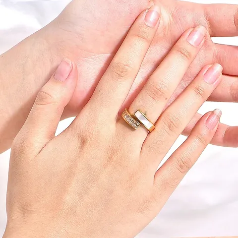 18K Gold Plated Titanium Steel Open Ring For Women Elegant White Shell Inlaid Rhinestone Geometric Finger Ring Fashion Jewelry