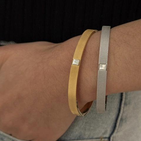Minimalist Stainless Steel Striped Bangle Bracelet With Square White Shell Inlay Gold Silver Plated For Women
