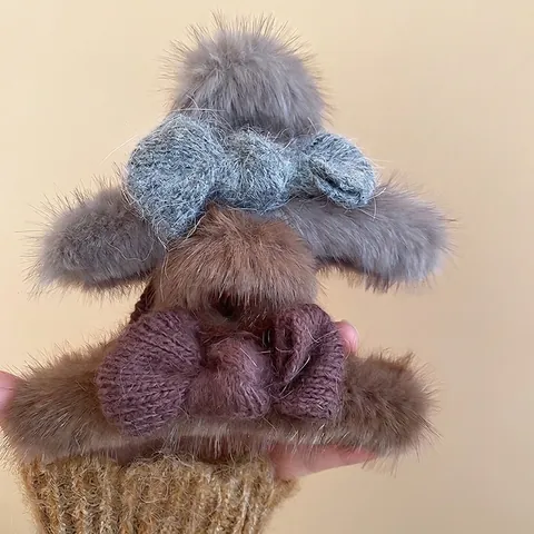 Plush Hair Claw Clip With Knitted Bow Faux Fur Large Shark Clip Autumn Winter Fashion Hair Accessories For Women