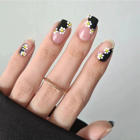 French Daisy Flower Press On Nails Square Round Short Artificial Fingernails Sweet Style For Women