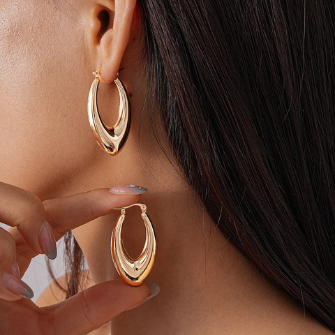 Chunky Teardrop Creolen Poliertes Eisen Metall Hohl Minimalistischer Modeschmuck Für Damen