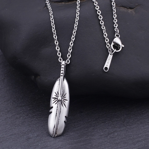 Pendentif Plume En Acier Inoxydable Rétro Motif Soleil Gravé Bijoux De Style Ethnique Vintage Pour Hommes Femmes