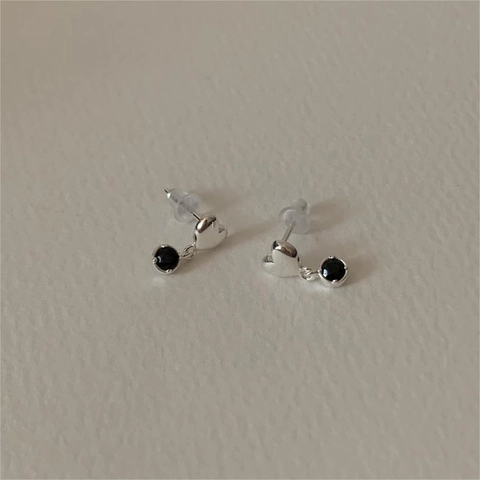 Minimalistische Herz Ohrstecker Aus 925 Sterling Silber Mit Schwarzem Rundem Edelstein Eleganter Geometrischer Schmuck
