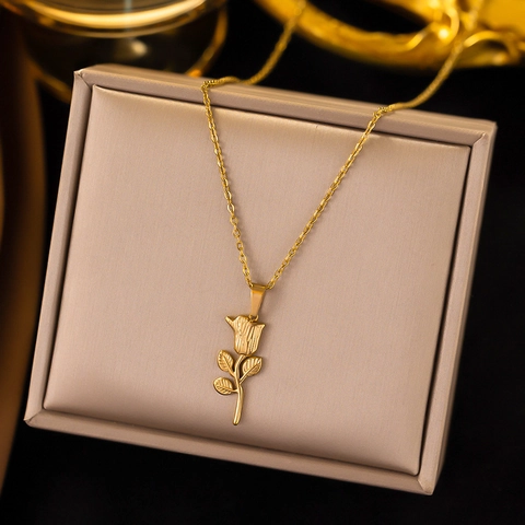 Stainless Steel 3D Rose Flower Pendant Necklace Gold Plated French Vintage Style Elegant Clavicle Chain Jewelry For Women