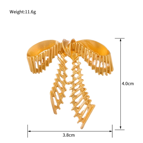 Vintage French Hollow Out Bowknot Brooch For Women Gold Zinc Alloy Ribbon Pin For Suit Coat Elegant Fashion Jewelry Accessories