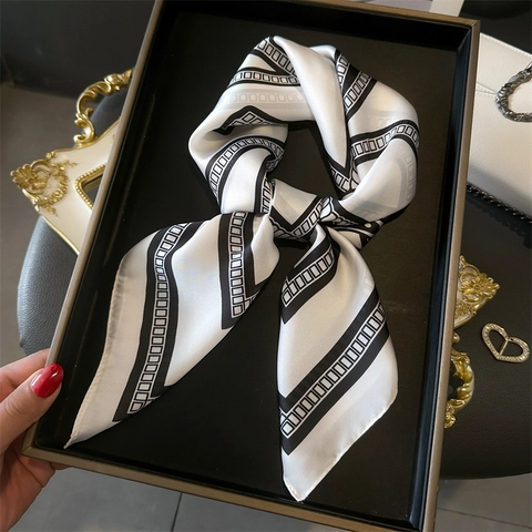 Foulard Quadrato In Satin Di Lusso Francese Elegante Stampa A Catena Geometrica Sciarpa Da Donna Chic Sensazione Di Raso