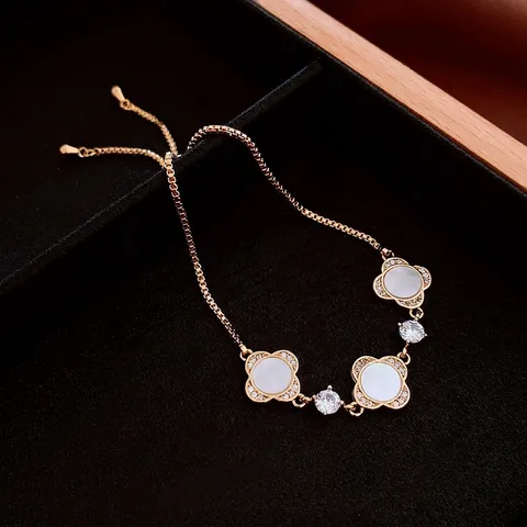 Clover Flower Bracelet Copper 18K Gold Plated White Shell Cubic Zirconia Adjustable Slide Buckle Fashion Jewelry For Women