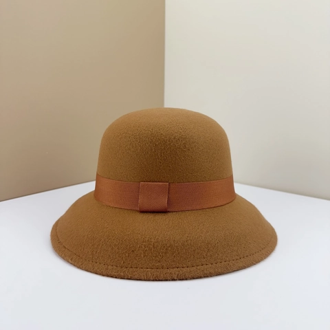 Vintage Women Cloche Hat Polyester Felt Round Dome Retro Bow Ribbon Decor French Style Winter Warm Elegant