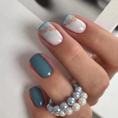 Press On Nails Blue White Gradient With Gold Foil Short Square Round Glossy Elegant Morandi Artificial False Nails