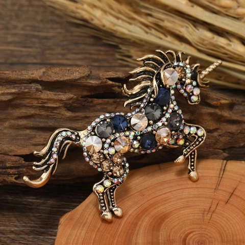 Vintage Animal Brooch Pin Retro Alloy Rhinestone Unicorn Horse Corsage Accessories For Banquet Party Daily Women Men Jewelry