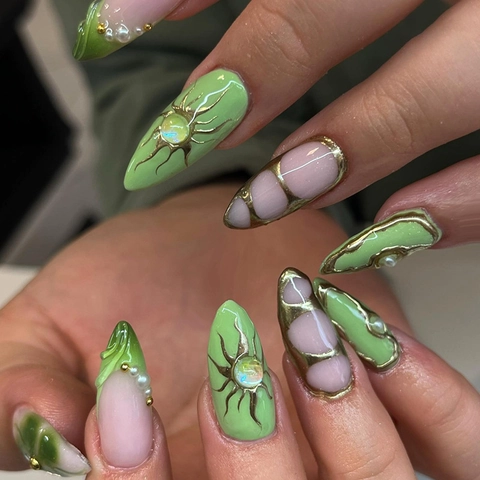 Grüne Schmetterling Künstliche Nägel Lange Mandelform Mit 3D Goldlinie Künstliche Perle Sonne Dekor Abnehmbare ABS Nägel Für Frauen