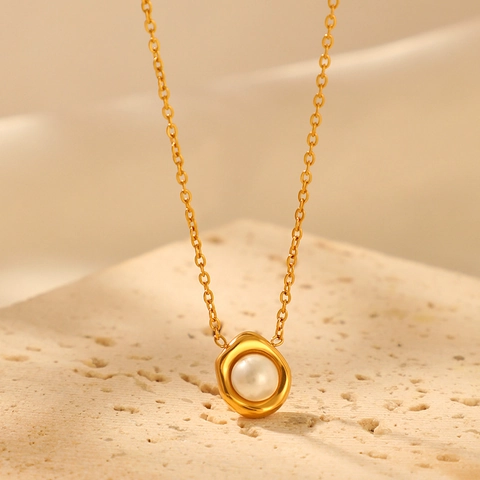Elegante Collar Con Colgante De Perla Artificial Acero Inoxidable Chapado En Oro De 18K Joyería Minimalista Francesa Vintage Para Mujer No Se Desvanece