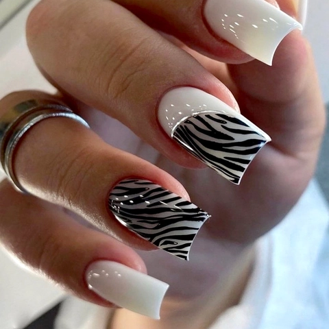 Zebra Muster Press On Nägel Lange Eckige Französischer Stil Weiße Künstliche Nägel Mit Silberner Linie Mode Maniküre