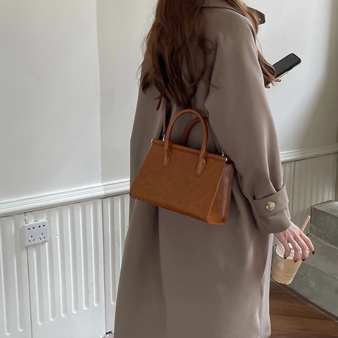 Retro PU Leather Handbag Women Vintage Oil Wax Shoulder Crossbody Bag Double Handles Adjustable Strap Minimalist