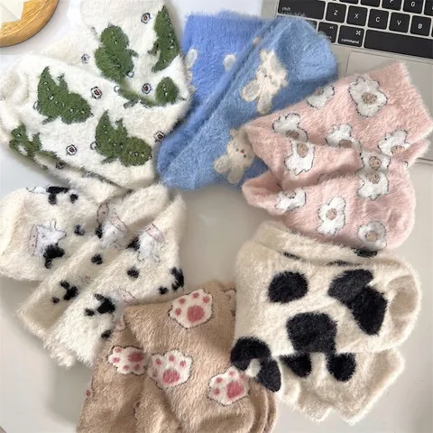 Chaussettes Mi-Mollet Épaisses Velours Corail Hiver Chaudes Douces Motif Dessin Animé Maison Sommeil Pour Femmes Style Sucré