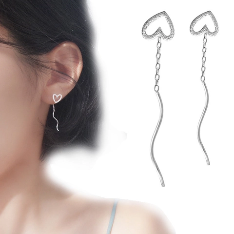Orecchini a Filo Minimalisti con Cuore Cavo per Donna Orecchini Pendenti con Nappina a Linea Ondulata in Metallo Color Argento