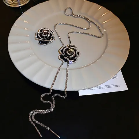 Kamelie Rose Blume Schmuck Legierung Zirkon Schwarz Emaille Quaste Lange Halskette Und Brosche Elegante Mode Für Frauen