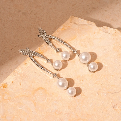 Lange Drop Oorbellen Met Kwastjes Imitatieparel Legering Strass En Zilveren Oorsteker Elegant Geometrisch Voor Dames